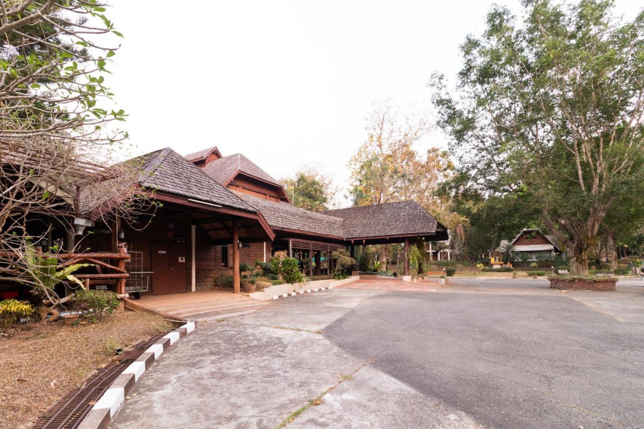 Oyo 720 Royal Ping Garden & Resort Chiang Mai Exteriör bild
